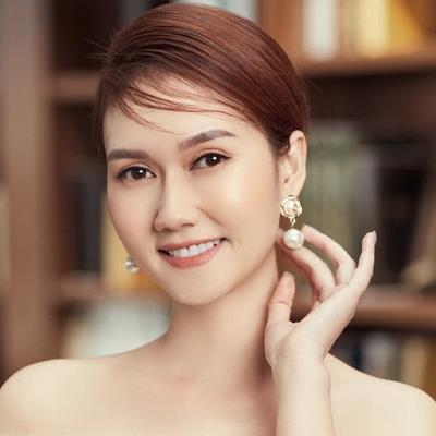 Hương Giang - mỹ nhân VTV xinh đẹp, làm mẹ đơn thân sang chảnh 