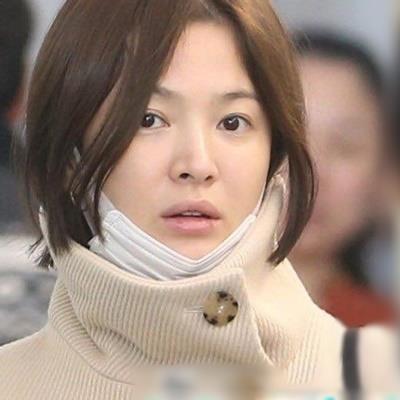 So kè vẻ đẹp mộc của Song Hye Kyo - Kim Hyun Joo: Visual U40 hoàn hảo
