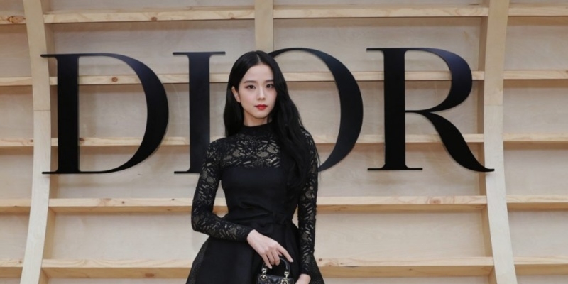 Dự sự kiện của Dior Jisoo BLACKPINK bị chê biểu cảm một màu  Phong cách  sao  Việt Giải Trí