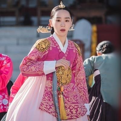 So kè mỹ nhân Trung - Hàn cùng vai: Shin Hye Sun "lầy" hơn cả bản gốc