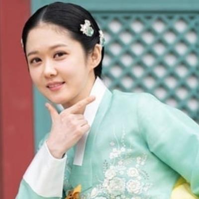 Những sao Hàn "đánh úp" công chúng với tin kết hôn bất ngờ