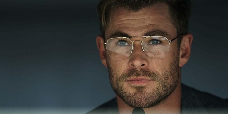 Spiderhead: Chris Hemsworth rời xa Marvel là bão tố vì phim cực dở