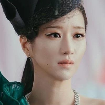 Các cách trang điểm cho đôi mắt ấn tượng của Seo Ye Ji trong Eve