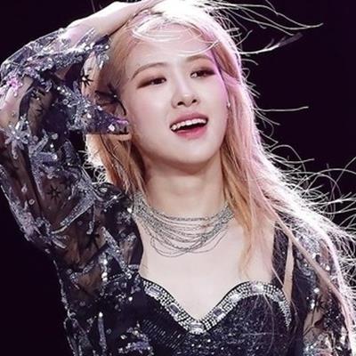 Top 5 sao Hàn "đánh cắp trái tim" khán giả: Rosé chỉ đứng thứ 2