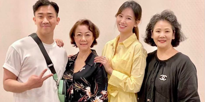 Trấn Thành và dàn sao Việt có mẹ vợ trẻ đẹp bất ngờ