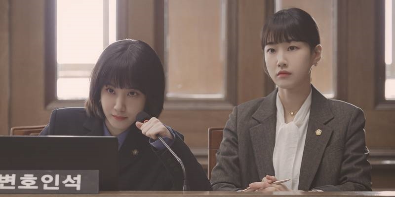 Phim Hàn 15/7: Nữ Luật Sư Kỳ Lạ Woo Young Woo 3 tuần liền tăng rating