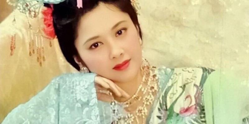 Tuổi 70 đẹp ngỡ ngàng và hôn nhân viên mãn của "nữ vương" Chu Lâm