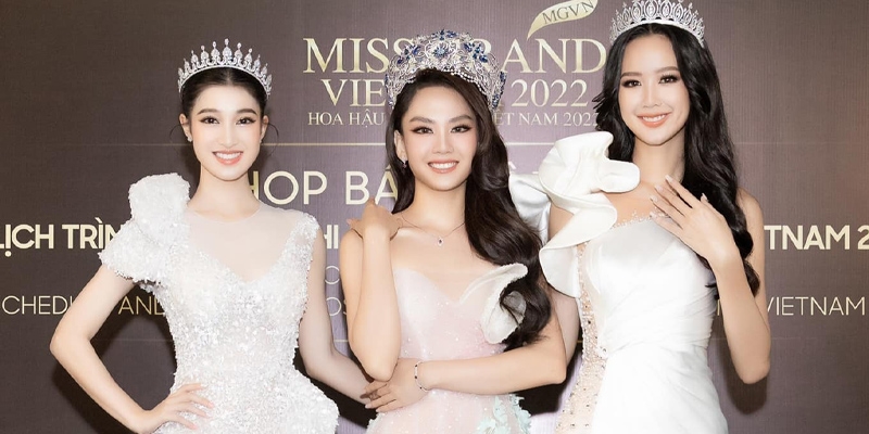 Top 3 Miss World - Miss Universe Vietnam có phong cách đối lập