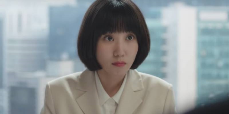 Phim Hàn 4/8: Nữ Luật Sư Kỳ Lạ Woo Young Woo rating giảm dù dẫn đầu