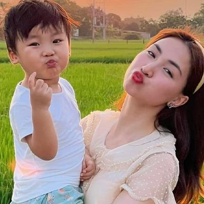 Hoà Minzy và dàn sao Việt làm mẹ đơn thân 