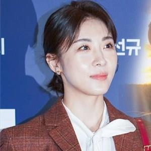 Ha Ji Won ở tuổi 40: Nhan sắc trẻ trung xinh đẹp nhưng vẫn lẻ bóng