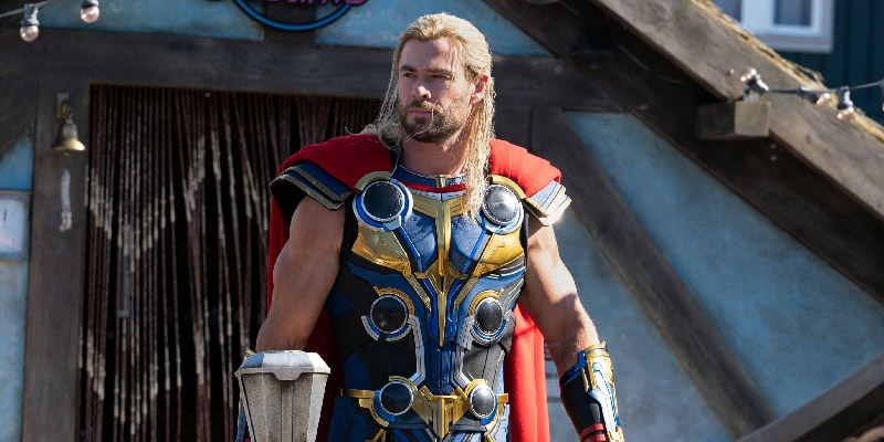 Thor 4 khiến kế hoạch rời MCU của Chris Hemsworth tan thành mây khói