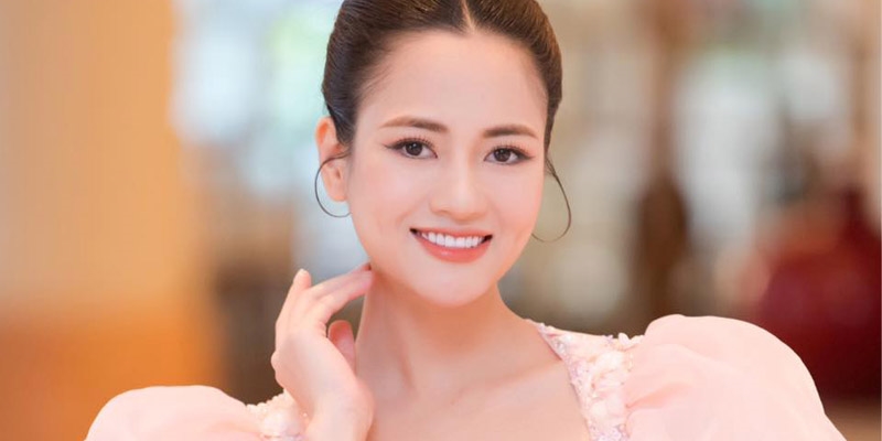 Đời tư nữ diễn viên đóng Thông Gia Ngõ Hẹp: Việt Hoa yêu bạn cùng lớp