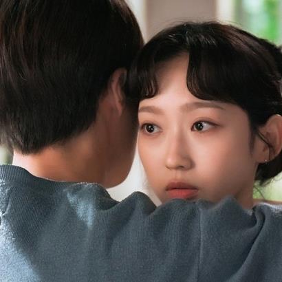 Phim Hàn 25/10: Cheer Up còn giảm thảm, Kim Yoo Jung được khen nức nở