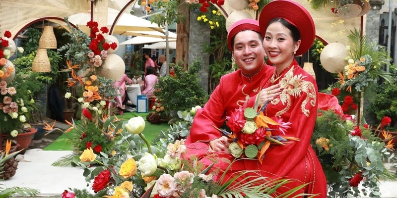 Muôn kiểu rước dâu không "đụng hàng" của Liêu Hà Trinh và dàn sao Việt