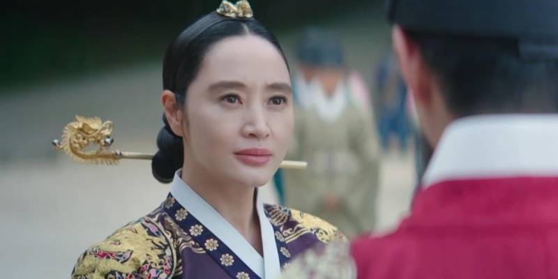 Phim Hàn 7/11: Dưới Bóng Trung Điện tiếp tục tạo nên kỷ lục rating mới