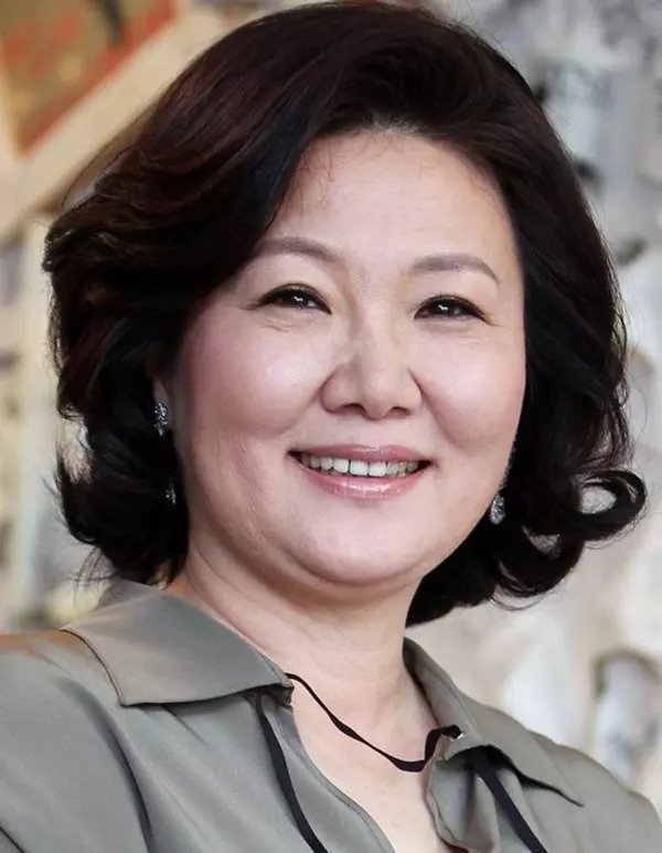 Kim Hae Sook: Nghiệp Diễn 48 Năm Quen Thuộc Với Những Vai Bà Mẹ Hiền