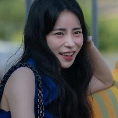 Lim Ji Yeon: “Nữ hoàng cảnh mùng mền” khiến Song Hye Kyo đau nhớ đời
