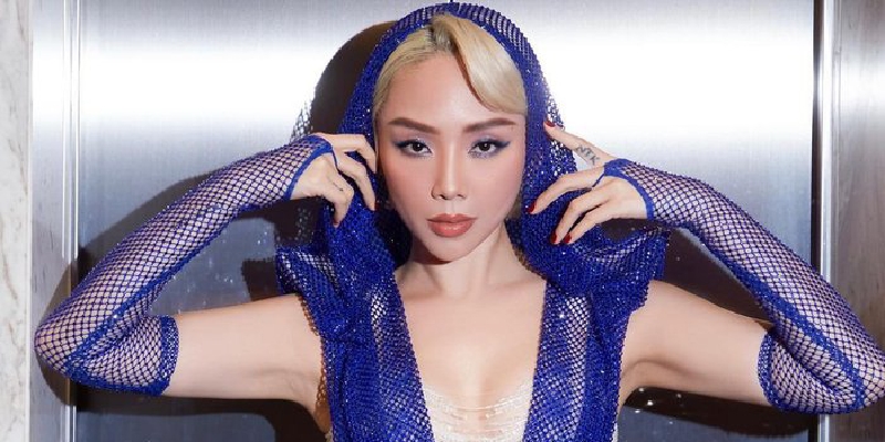 Tóc Tiên và dàn sao Việt bị chê khi xuất hiện với idol Kpop