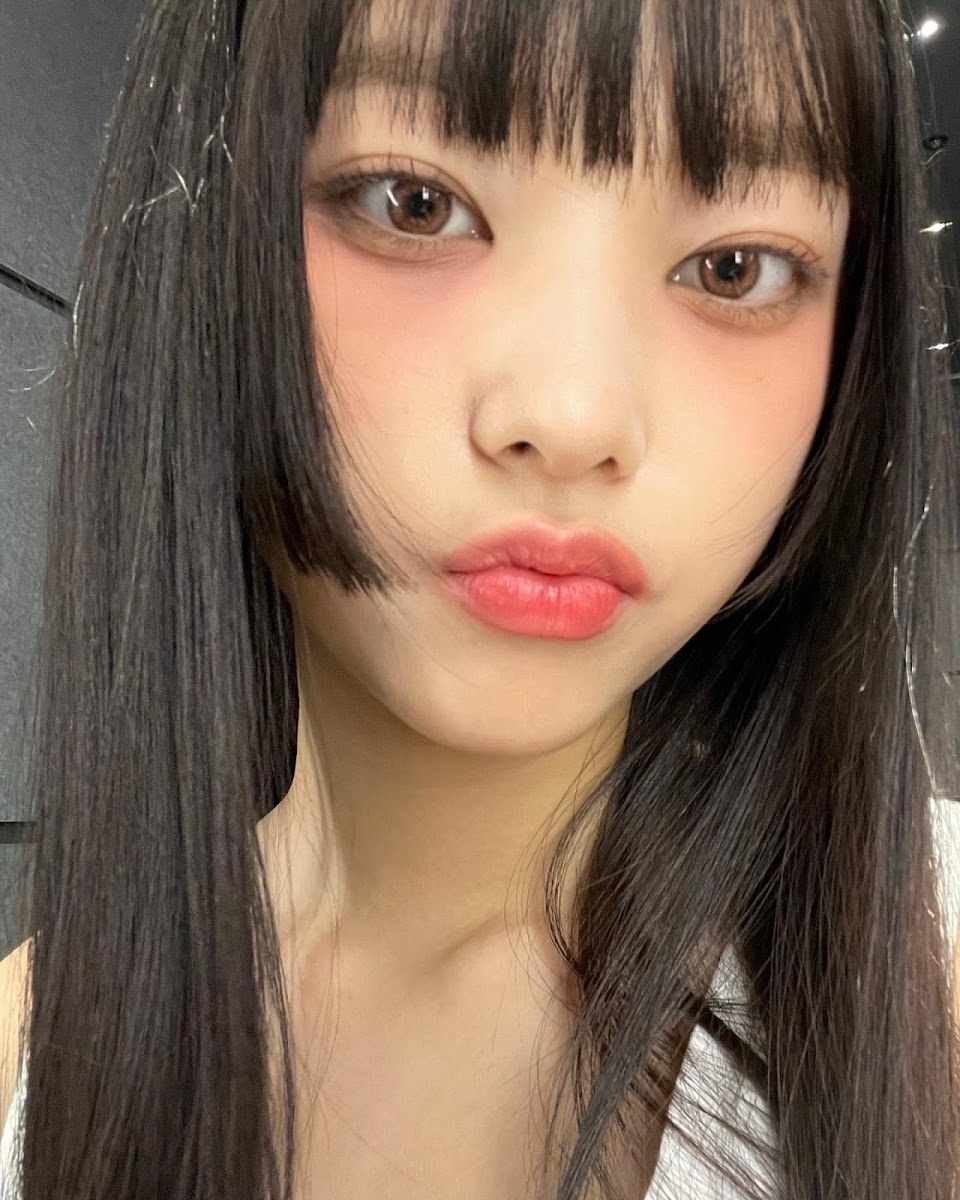 Lisa Momo V Nh ng Sao N Xinh X u V i Ki u T c Hime Cut