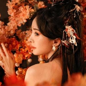 Dương Mịch và dàn mỹ nhân khoe sắc giữa vườn hoa trên phim Hoa Ngữ