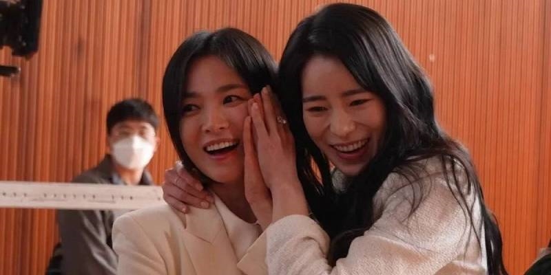 Song Hye Kyo - Lim Ji Yeon và các bộ đôi mỹ nhân đỉnh chóp phim Hàn