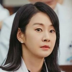 Doctor Cha: "Bé 3" Choi Seung Hi đáng thương 1 nhưng đáng trách 10